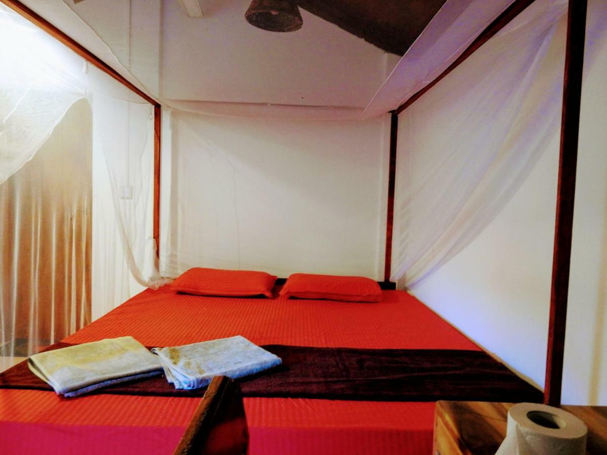 Cresent Bay Beach Hotel 아루감 베이 외부 사진