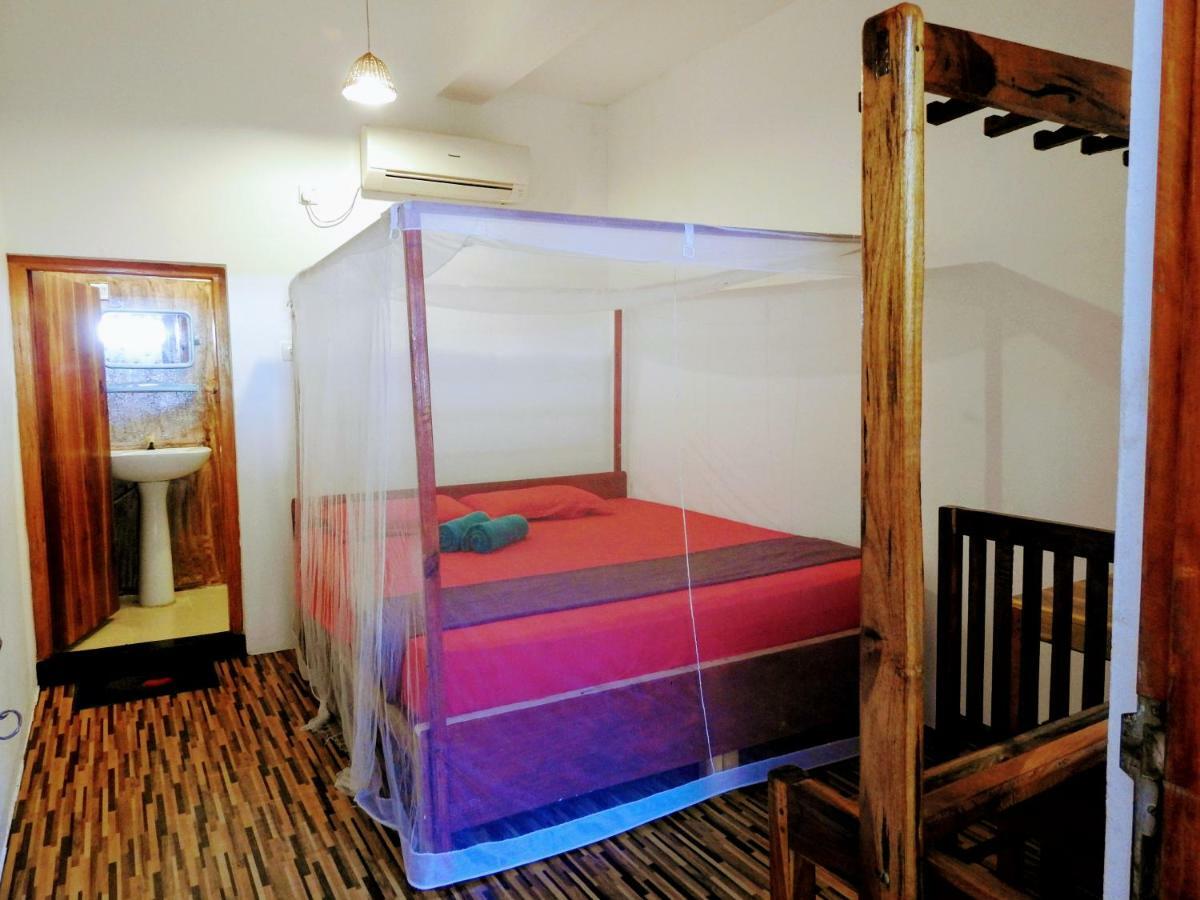 Cresent Bay Beach Hotel 아루감 베이 외부 사진
