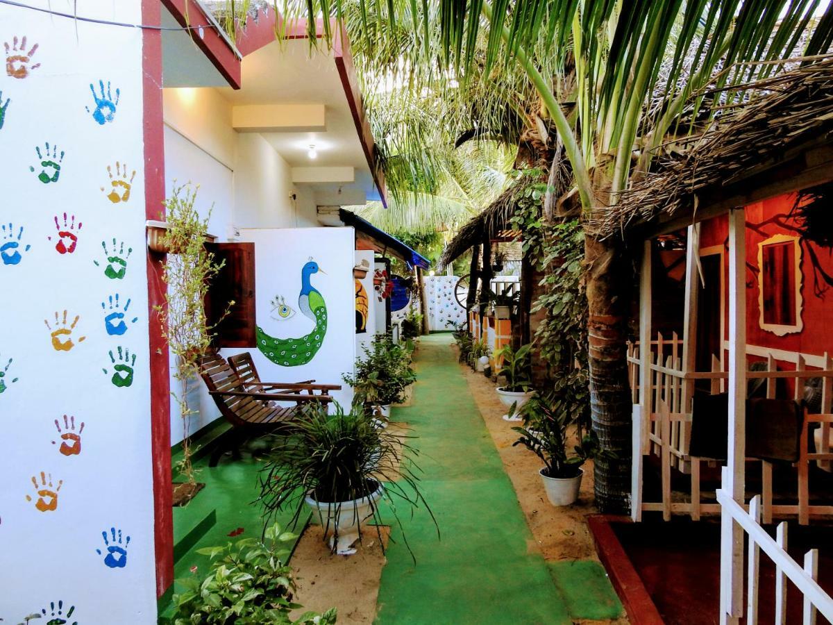 Cresent Bay Beach Hotel 아루감 베이 외부 사진